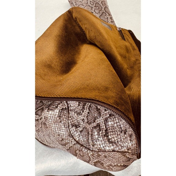 Born Womens Audrina Color: Brown Snake Print Style Boots￼‎ F70257 Size 7 Boots - Picture 10 of 10